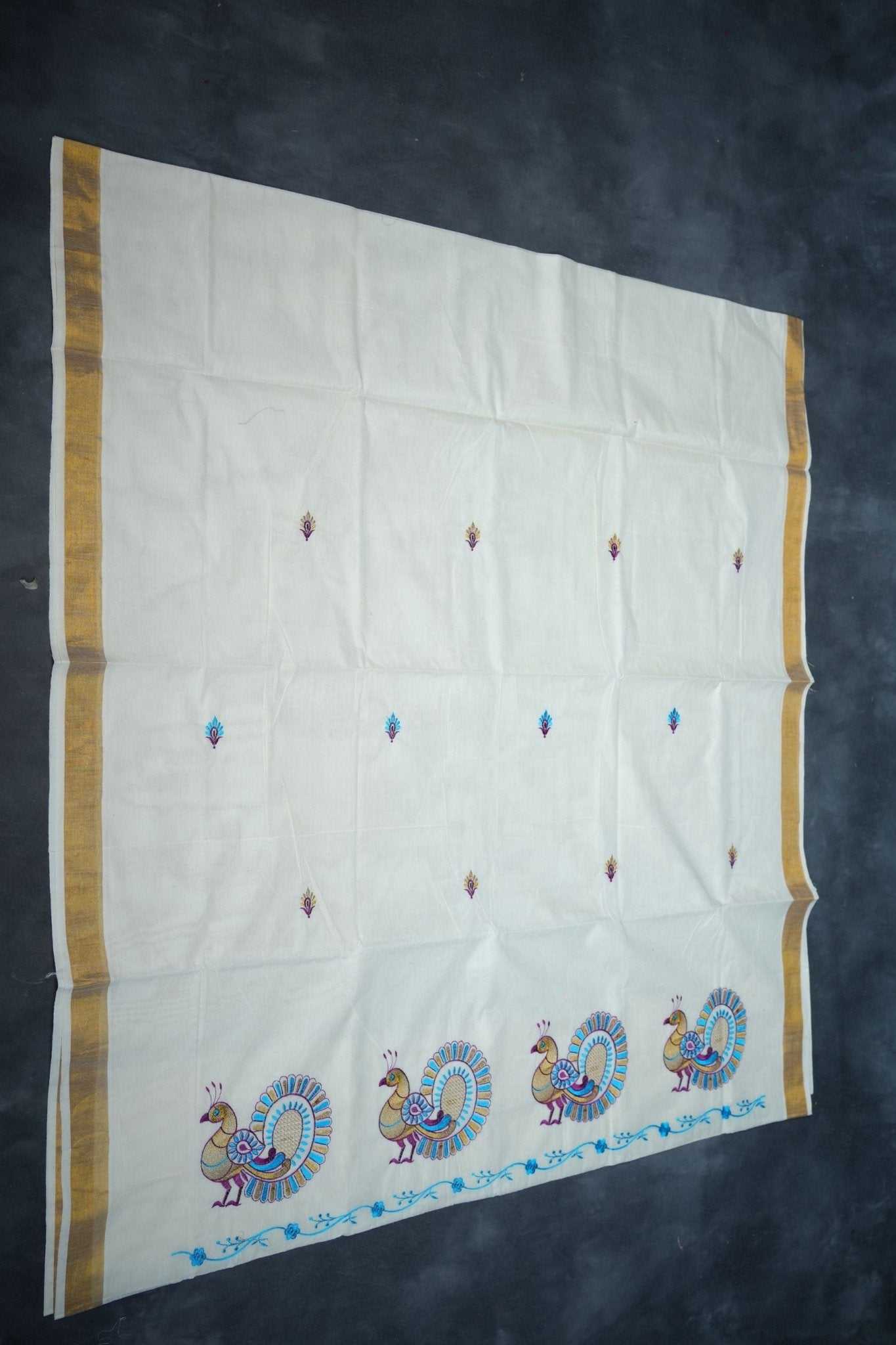 Traditional Kerala Saree: Handpicked Unbleached Cotton & Golden Border Saree JCS Fashions