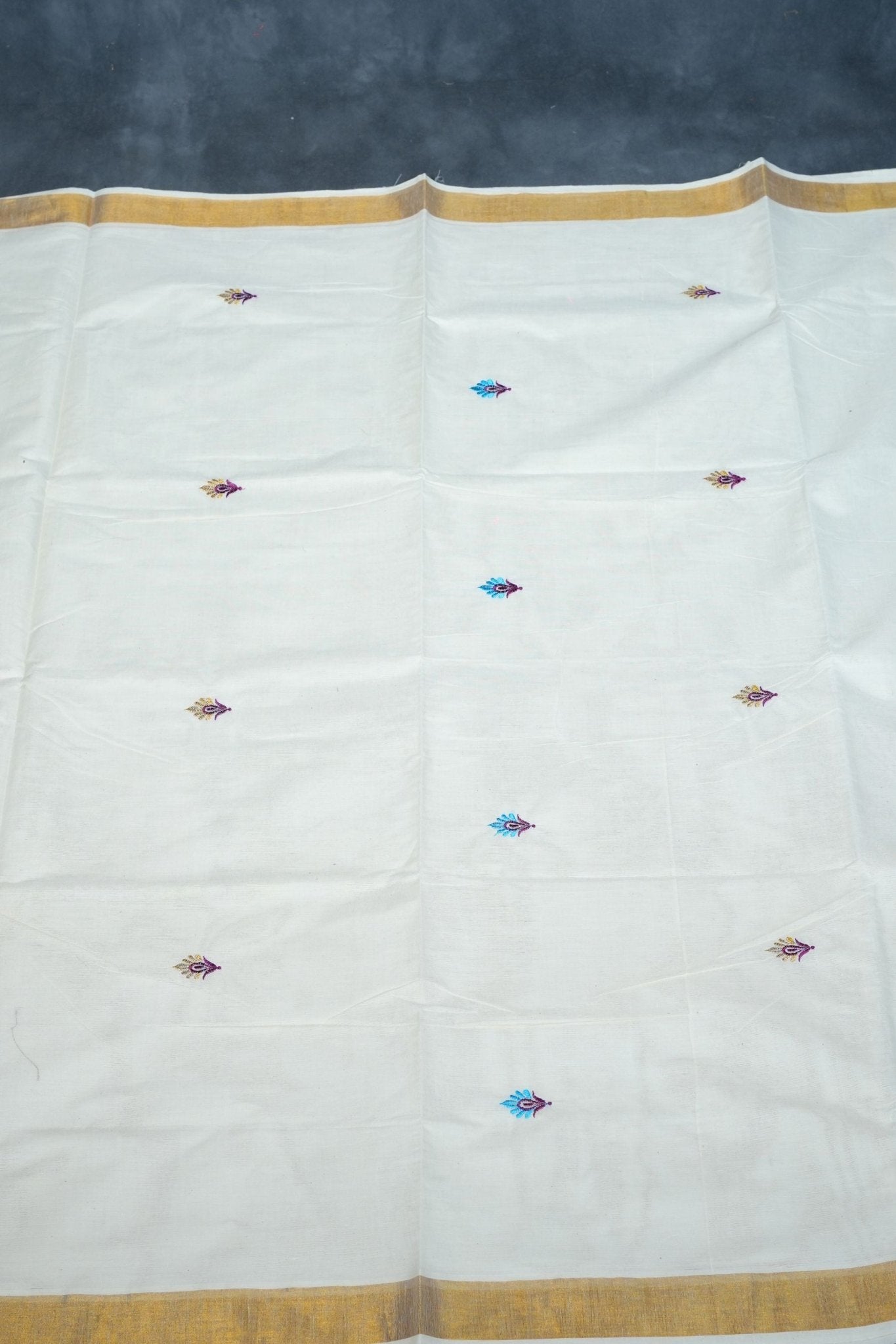 Traditional Kerala Saree: Handpicked Unbleached Cotton & Golden Border Saree JCS Fashions