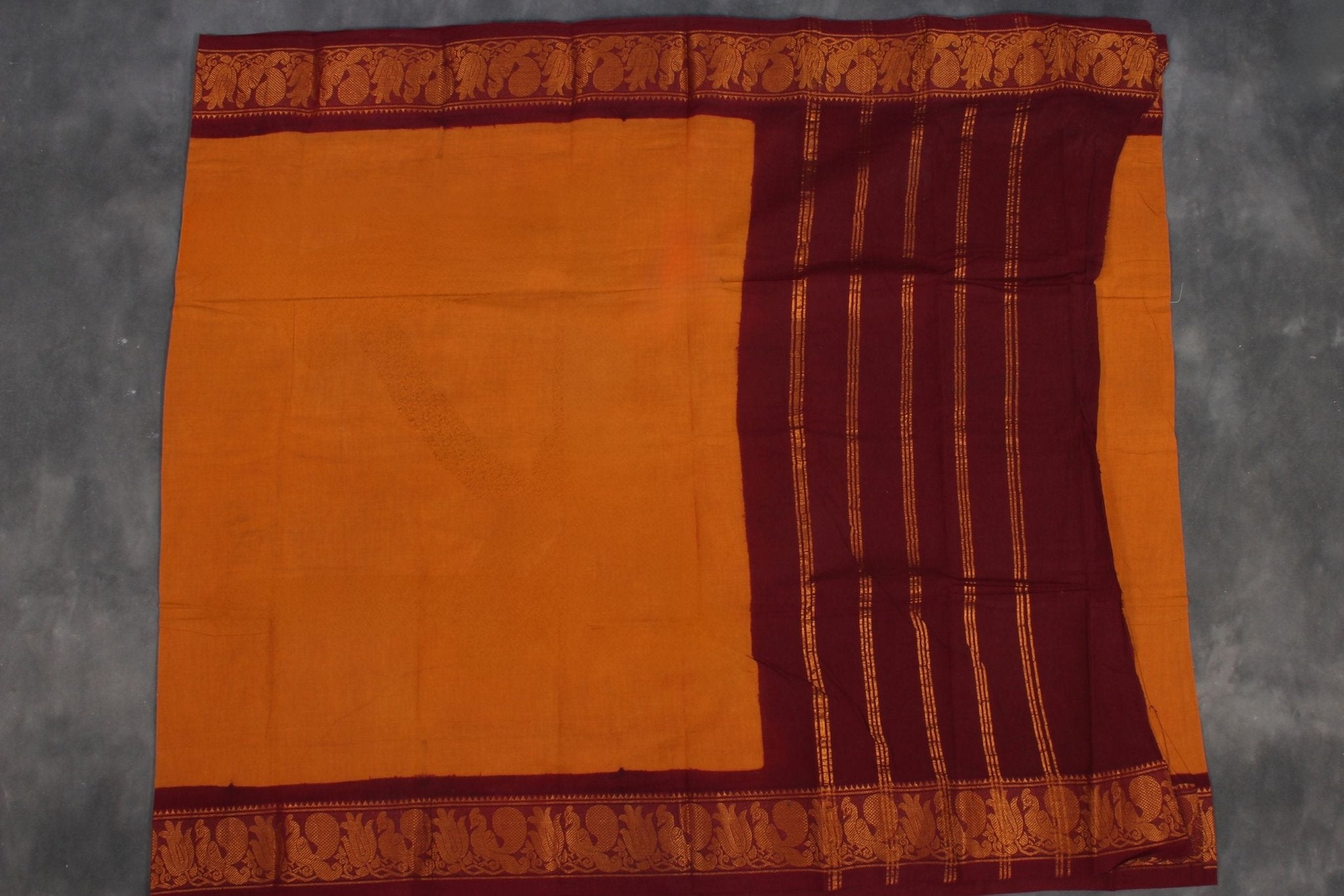 Traditional Madurai Sungudi Cotton Saree with Zari Border &Peacock Design Saree JCS Fashions