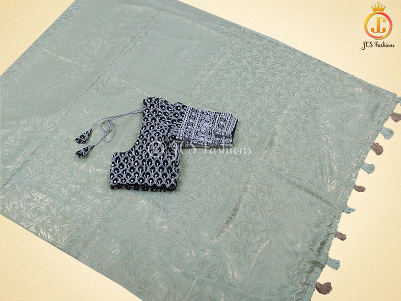 Green Banarasi Crepe Soft Silk Saree With Chiknakari Weaving Blouse