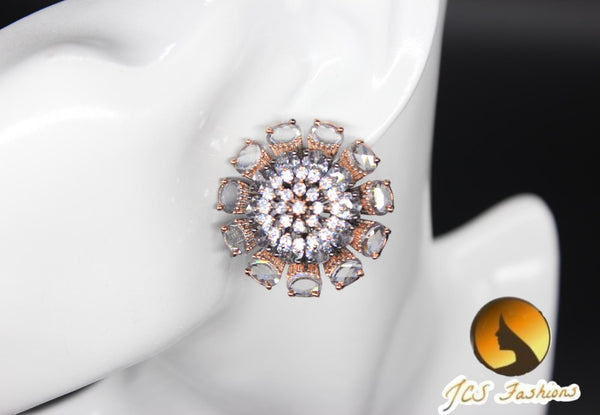 Very elegant and Beautiful Stone Stud earring for Women.