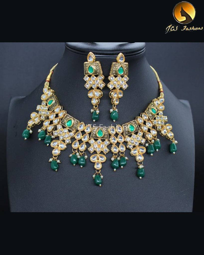 Handmade Kundan Necklace Set in Gold Polish