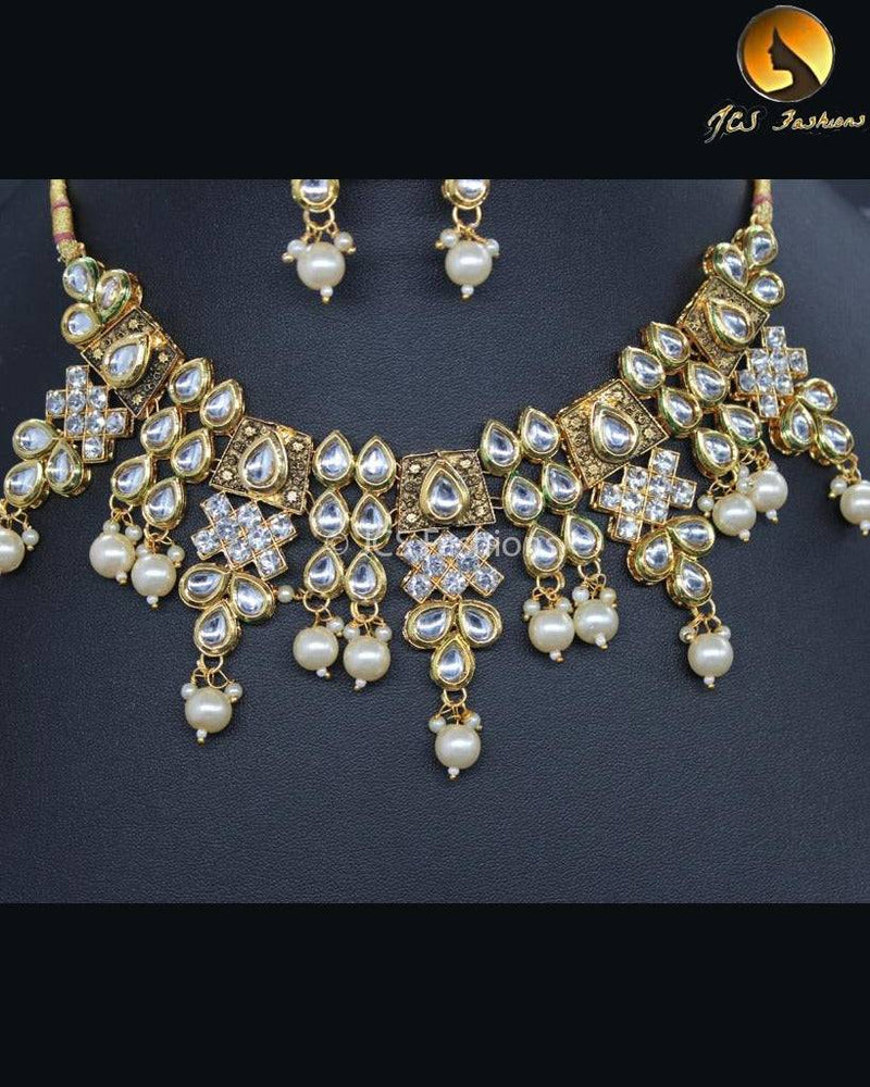 Handmade Kundan Necklace Set in Gold Polish