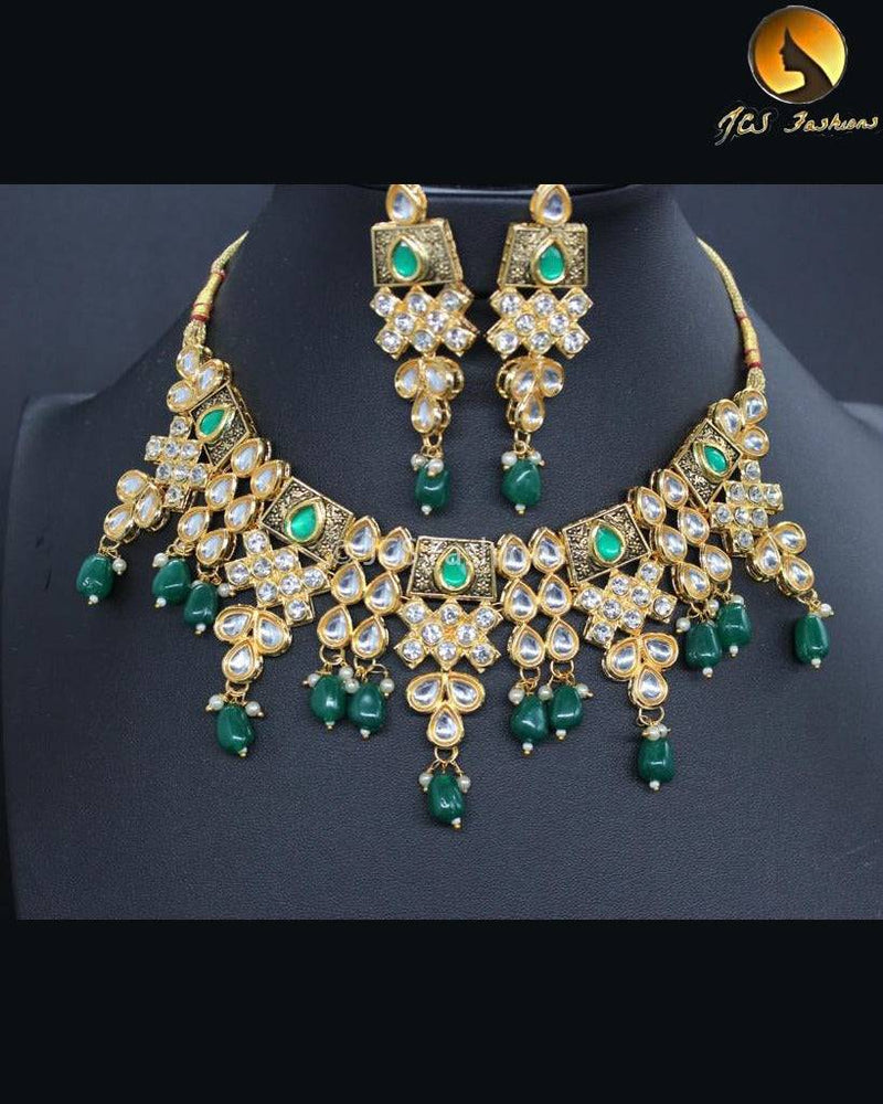 Handmade Kundan Necklace Set in Gold Polish