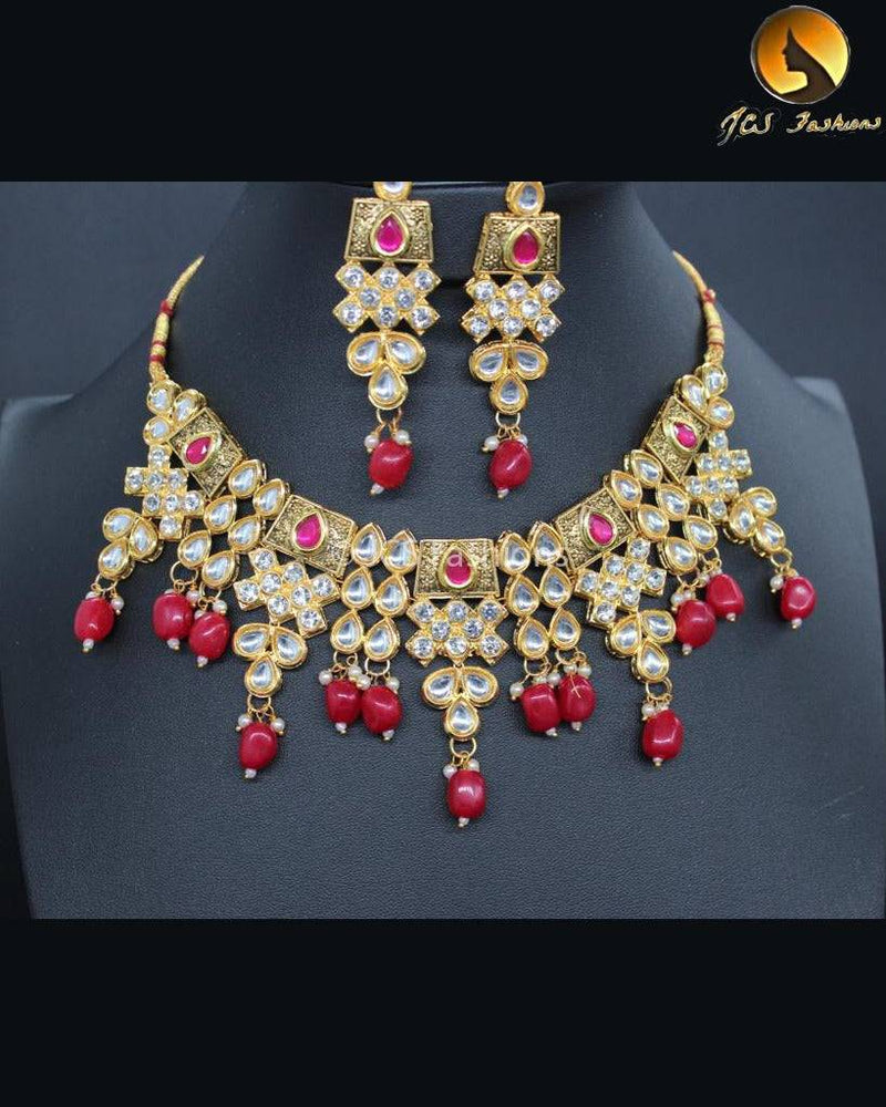 Handmade Kundan Necklace Set in Gold Polish