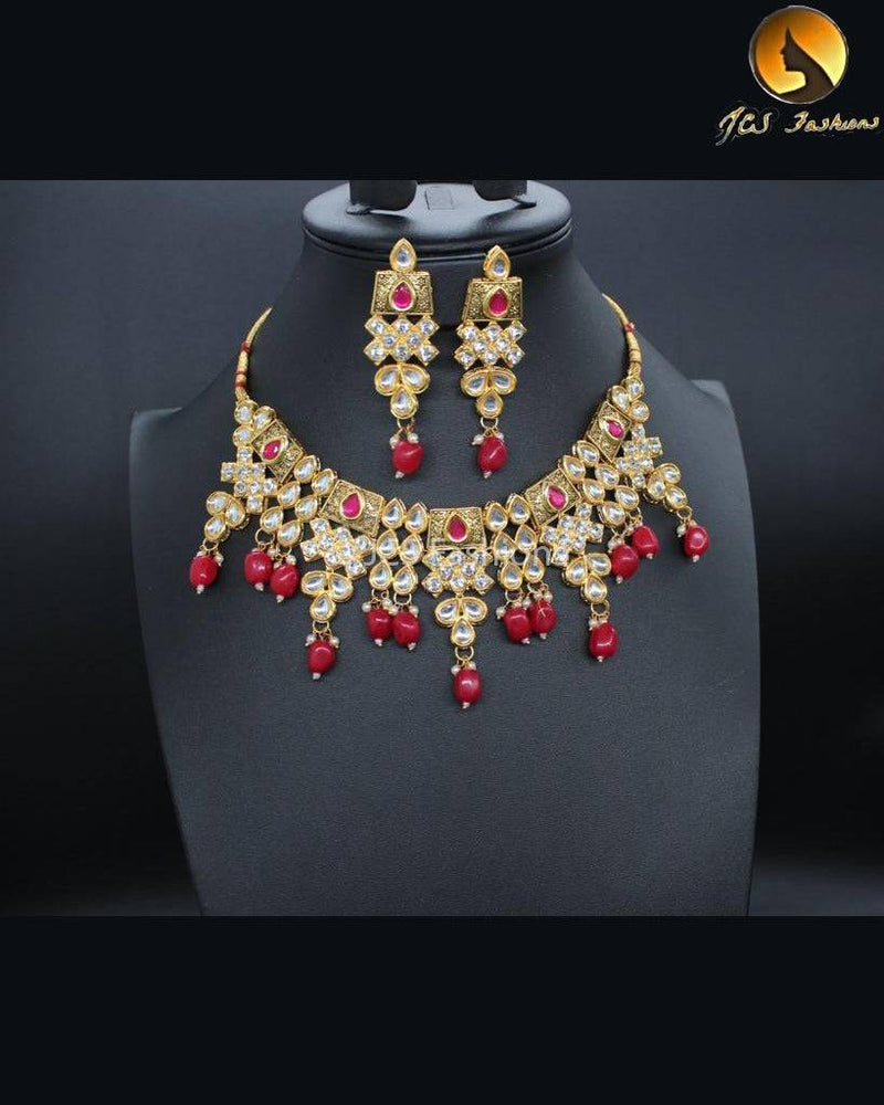 Handmade Kundan Necklace Set in Gold Polish