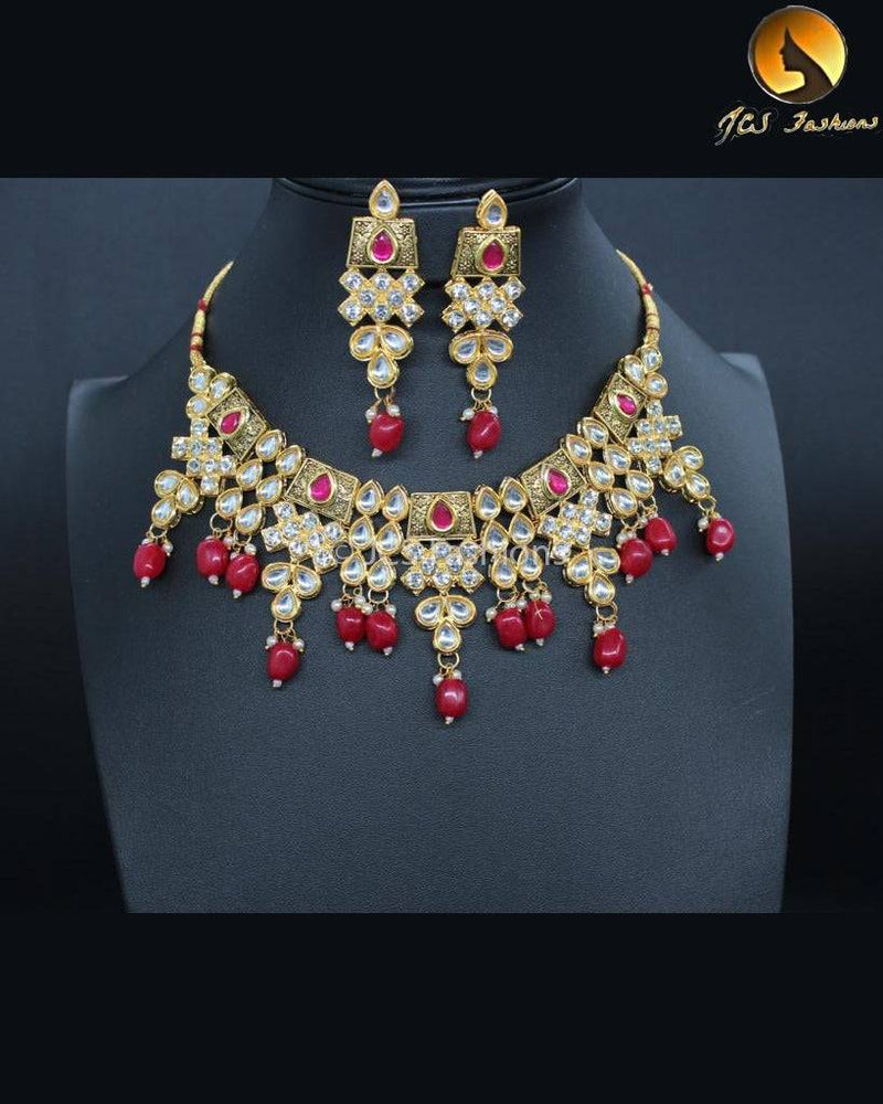 Handmade Kundan Necklace Set in Gold Polish