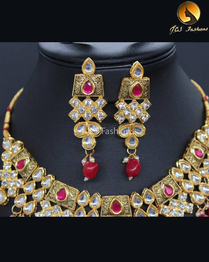 Handmade Kundan Necklace Set in Gold Polish