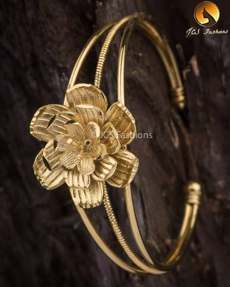 Women's Fancy Bracelet in Gold