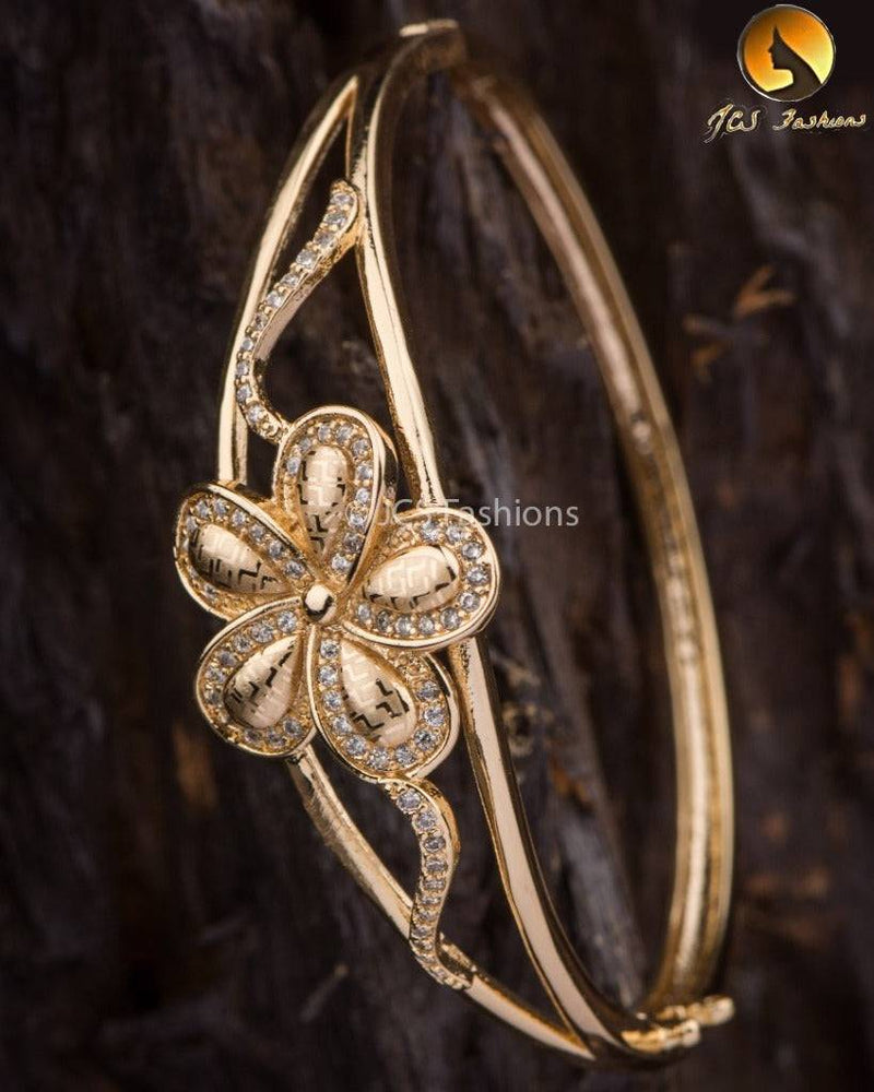 Women's Fancy Bracelet in Gold with White Stone