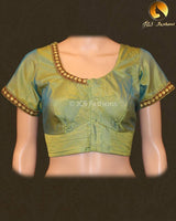 Semi Soft Silk Borderless Saree
